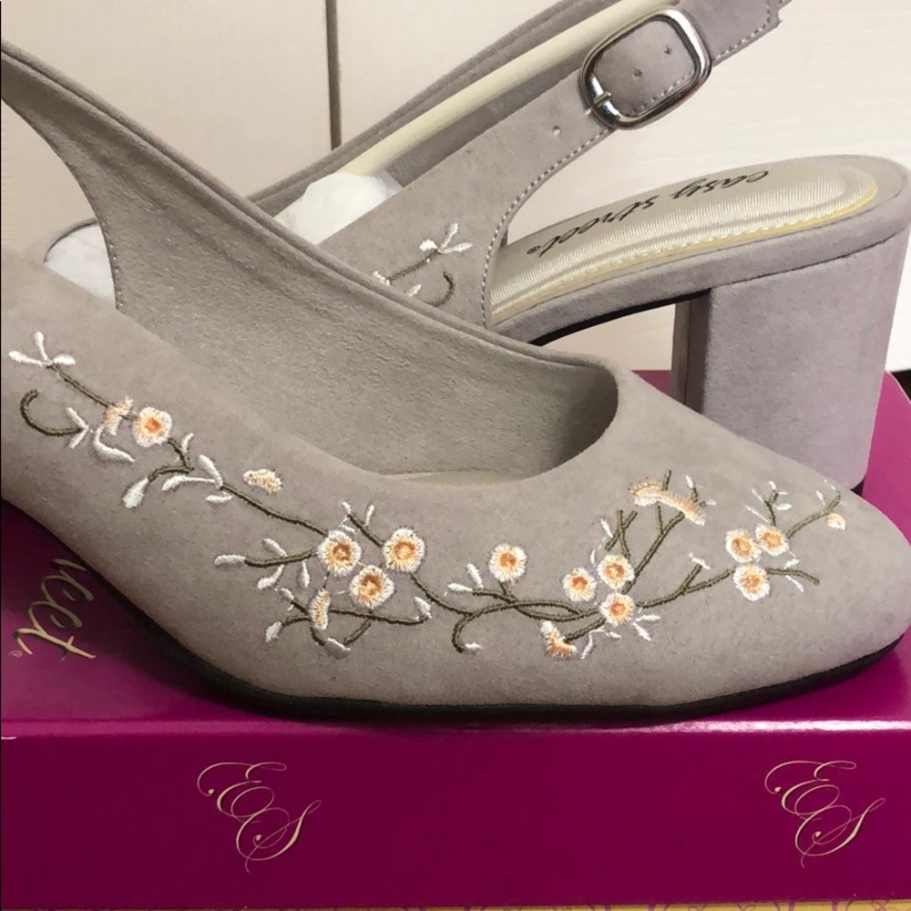 Easy Street Dress Pump